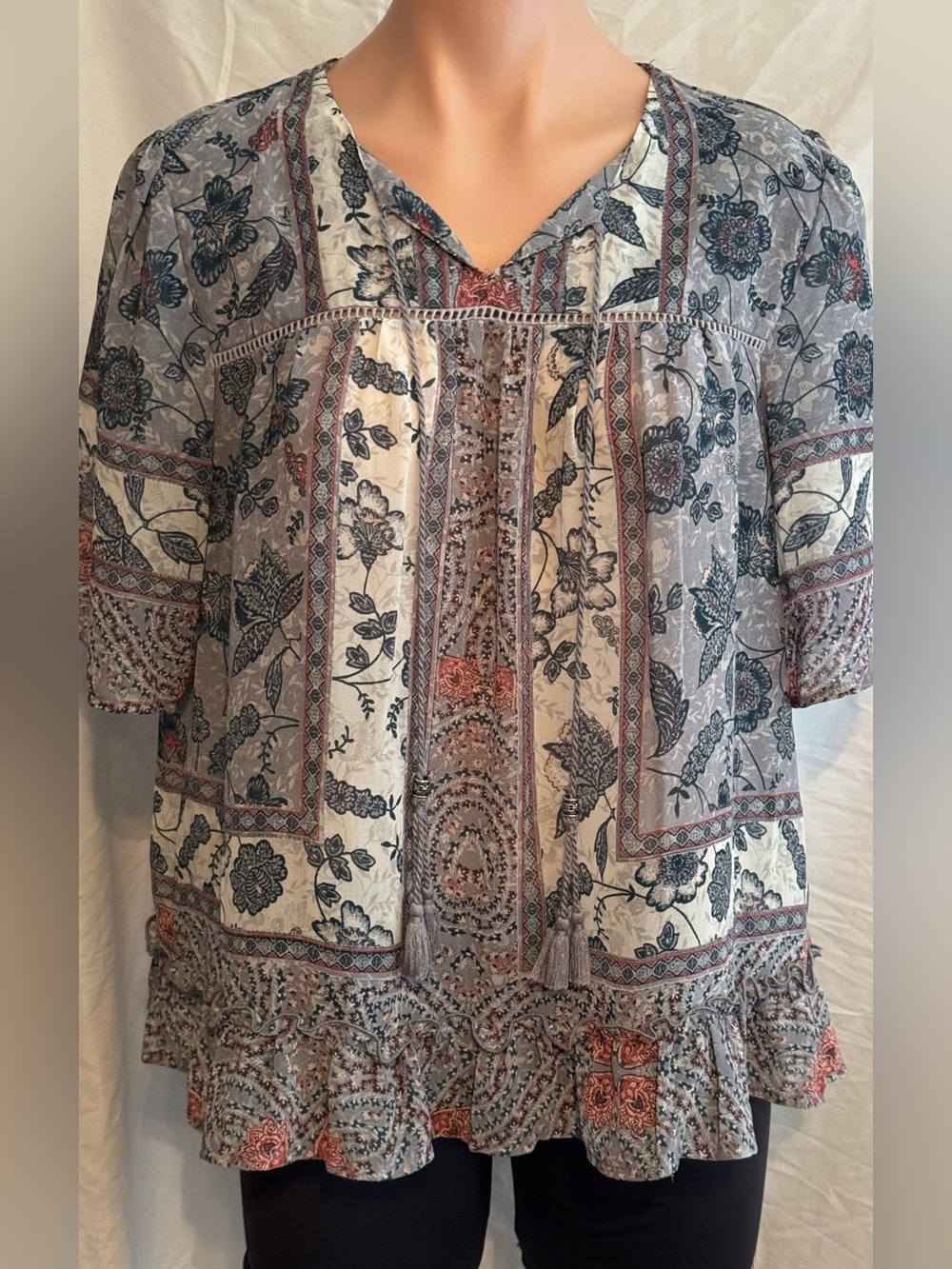 Knox Rose Floral Patchwork V-Neck Boho Blouse in Ivory, Navy & Rust